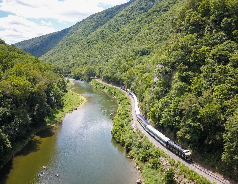 Potomac Eagle Scenic Railroad