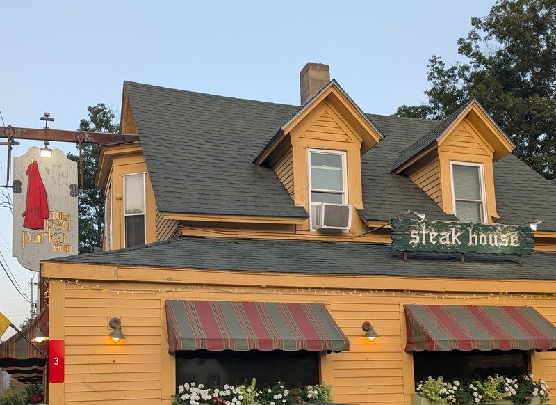 Red Parka Steakhouse and Pub, Glen Red Parka Steakhouse and Pub, Glen