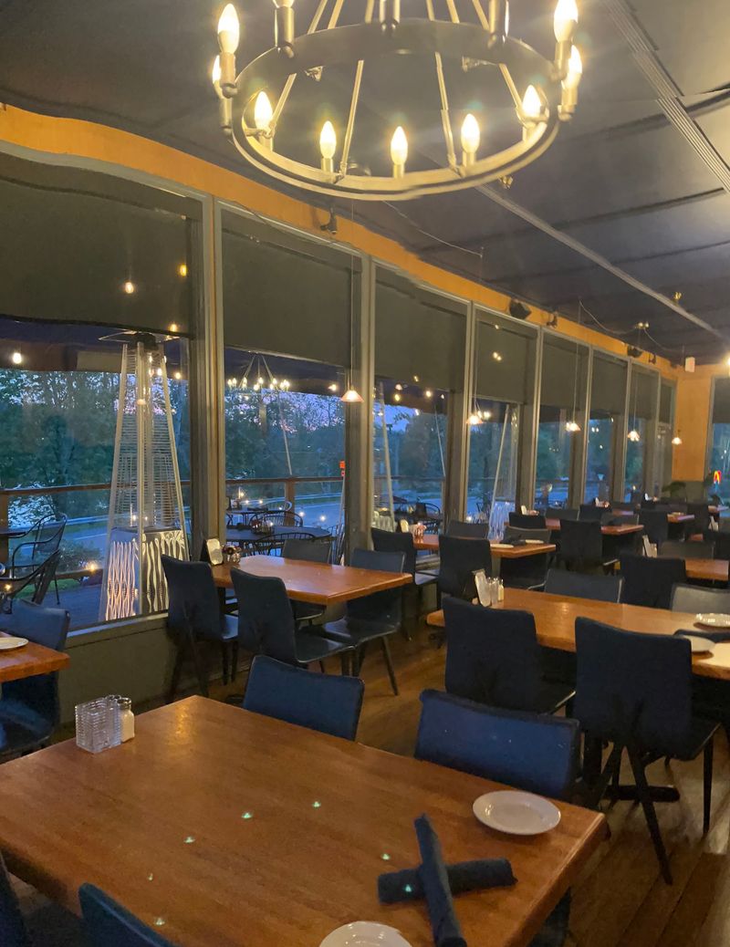 Rivershore Bar and Grill (Oregon City) Rivershore Bar and Grill (Oregon City)