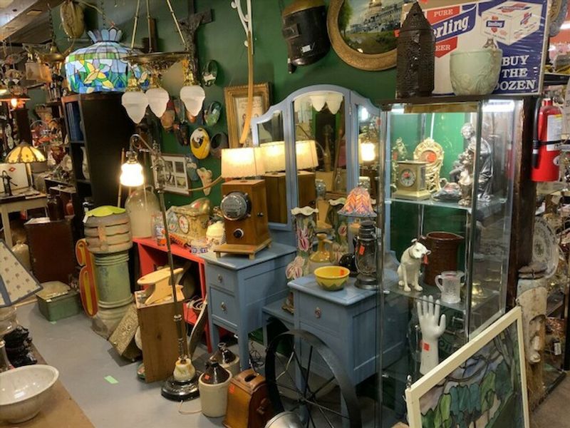 Riverside Antique Mall, Evansville's Sprawling Labyrinth