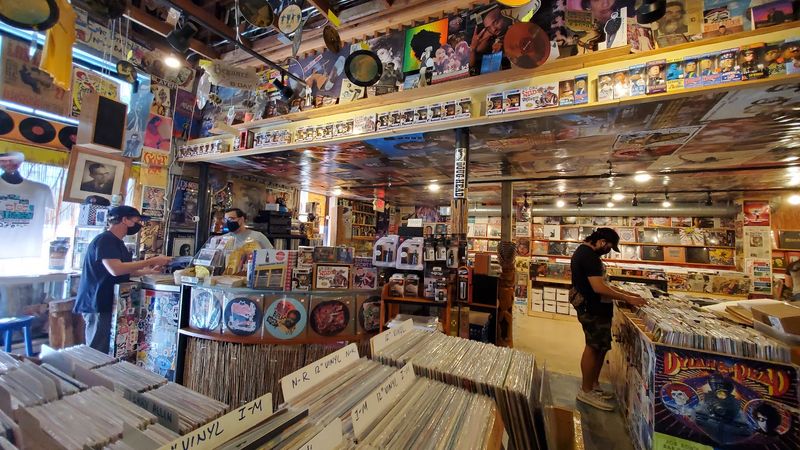 Selling Old Vinyl And Turning Shelf Space Into Credit Selling Old Vinyl And Turning Shelf Space Into Credit