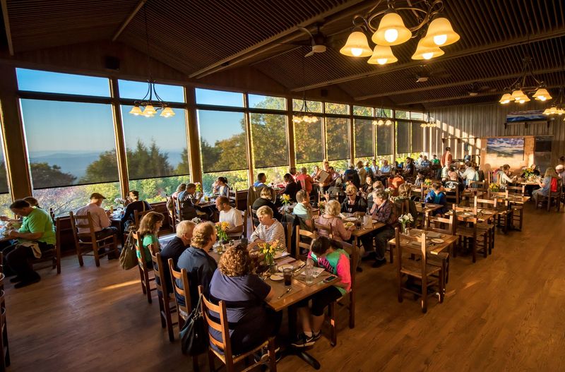 Skyland Resort and Classic Mountain Atmosphere