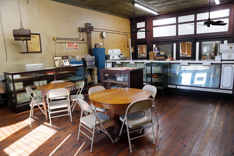 Smitty's Market, 208 S Commerce St, Lockhart, TX 78644