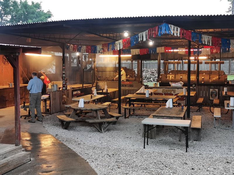 Snow's BBQ, 516 Main St, Lexington, TX 78947