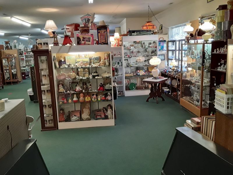 Southport Antique Mall, Indianapolis