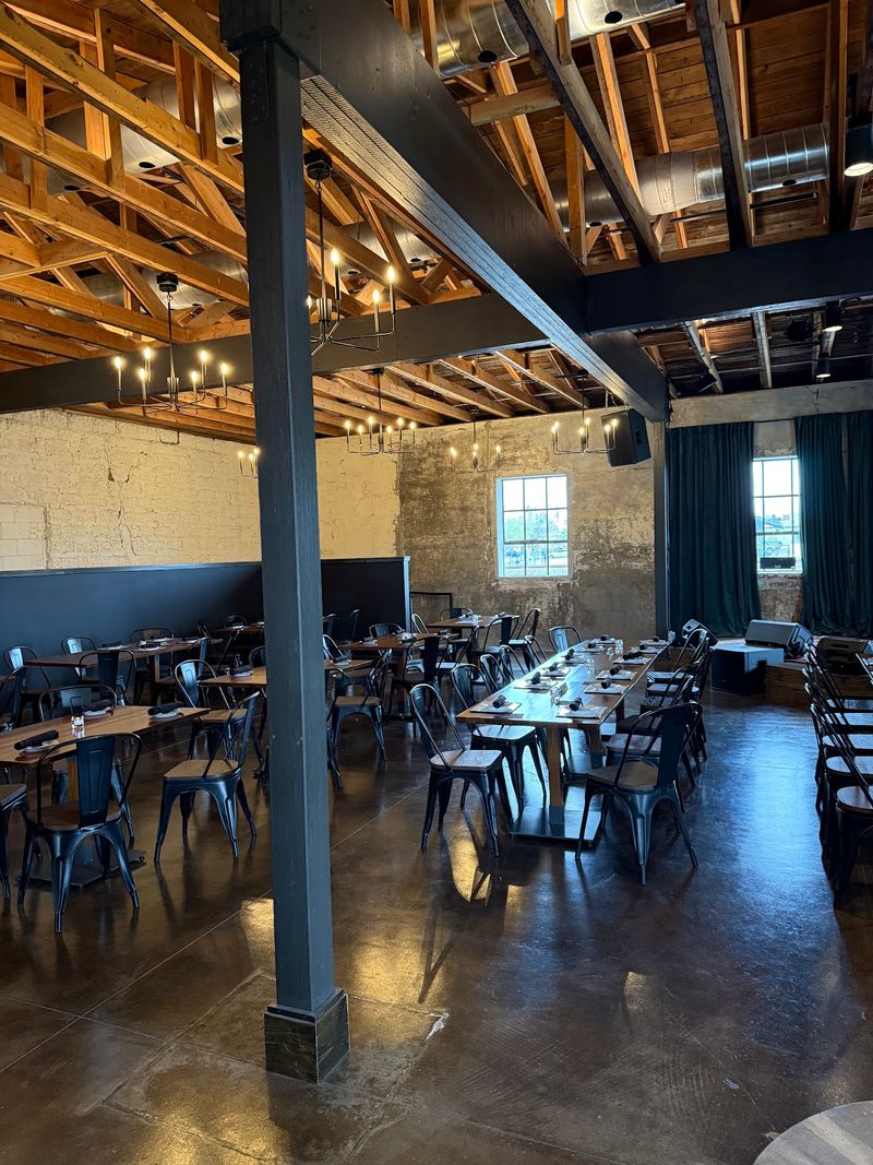 Stepping Inside Those Exposed Brick Walls Stepping Inside Those Exposed Brick Walls