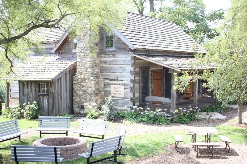 Stone Cabin Inn, Thorntown Stone Cabin Inn, Thorntown
