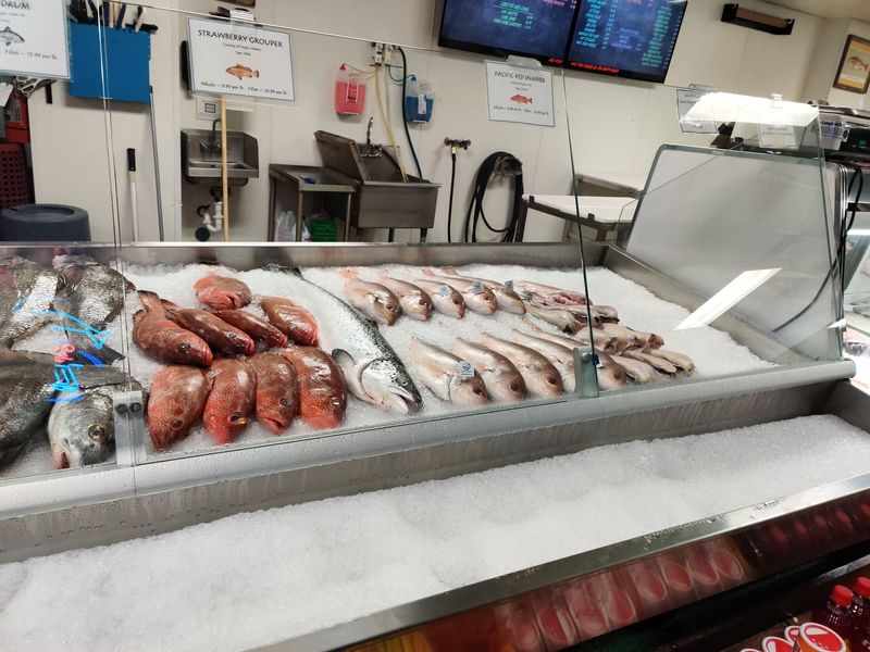 Taking Seafood Home by the Pound Taking Seafood Home by the Pound