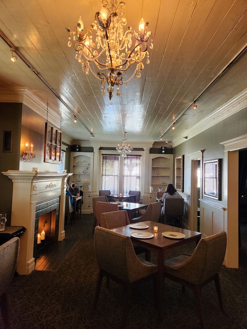 The Atmosphere Inside the Dining Room