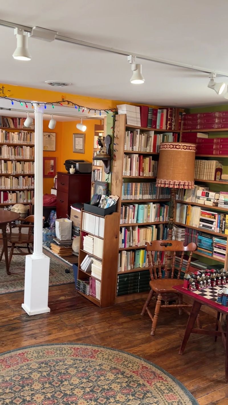 The Bookshop's Welcome, a Story Unfolding The Bookshop's Welcome, a Story Unfolding