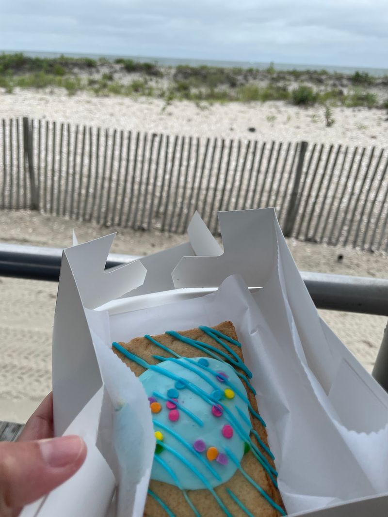 The Cinnamon Rolls and Pop Tarts That People Keep Coming Back For