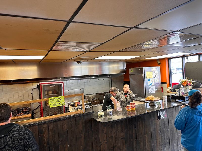 The Counter, the Ordering Process, and the Atmosphere Inside The Counter, the Ordering Process, and the Atmosphere Inside
