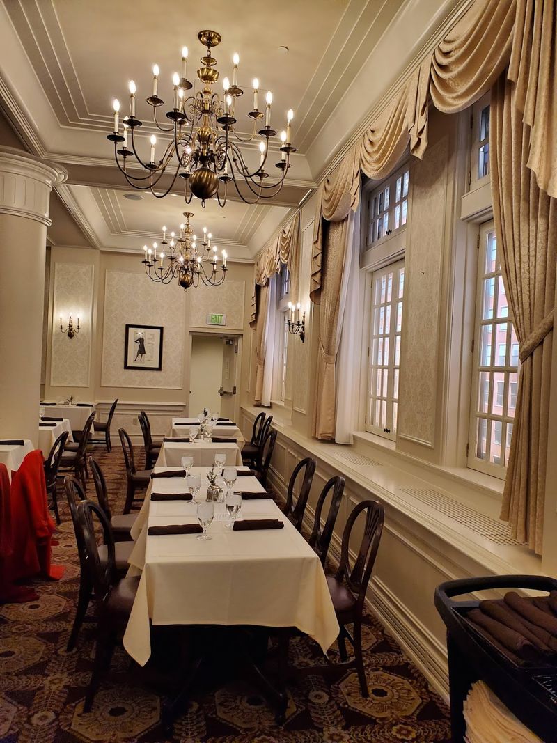 The Decor That Genuinely Looks Like A Period Drama Set The Decor That Genuinely Looks Like A Period Drama Set