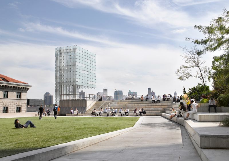 The Elevated Acre, A Rooftop Lawn Hiding in the Financial District