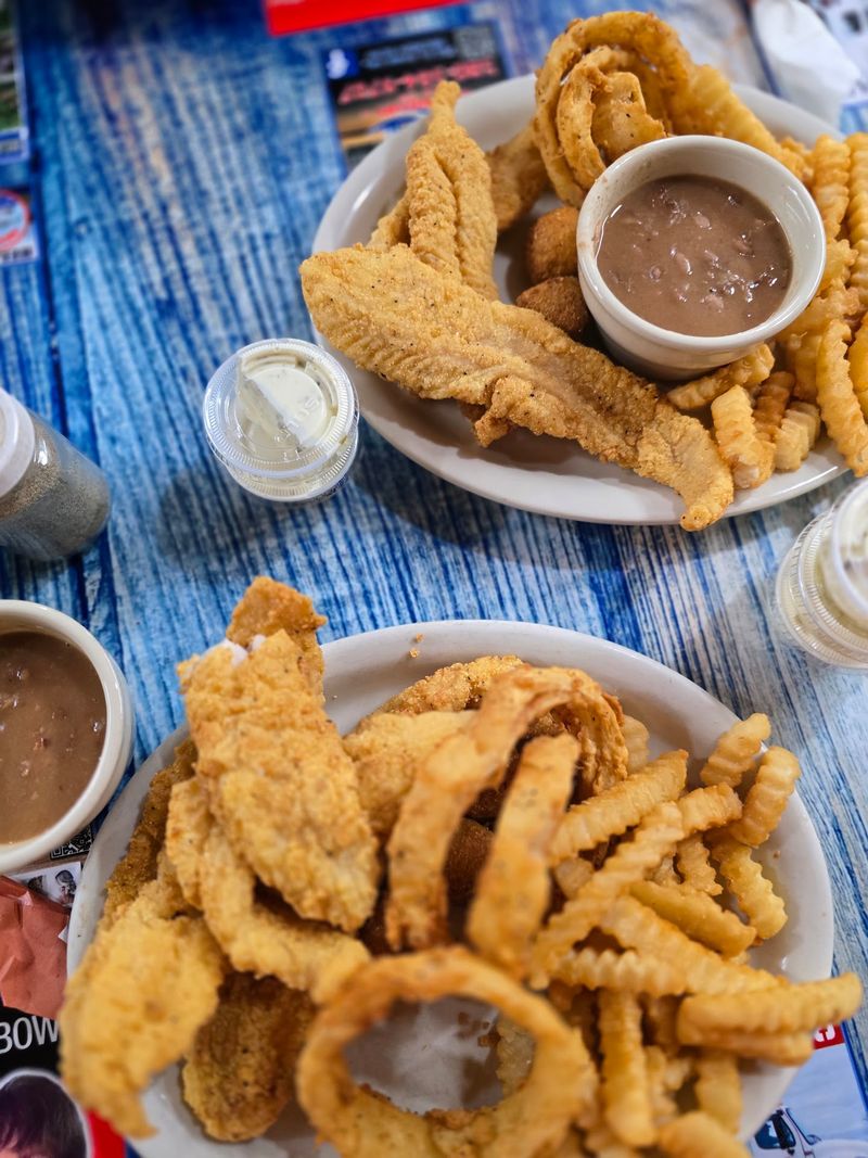 The Fried Catfish Everybody Drives Out For