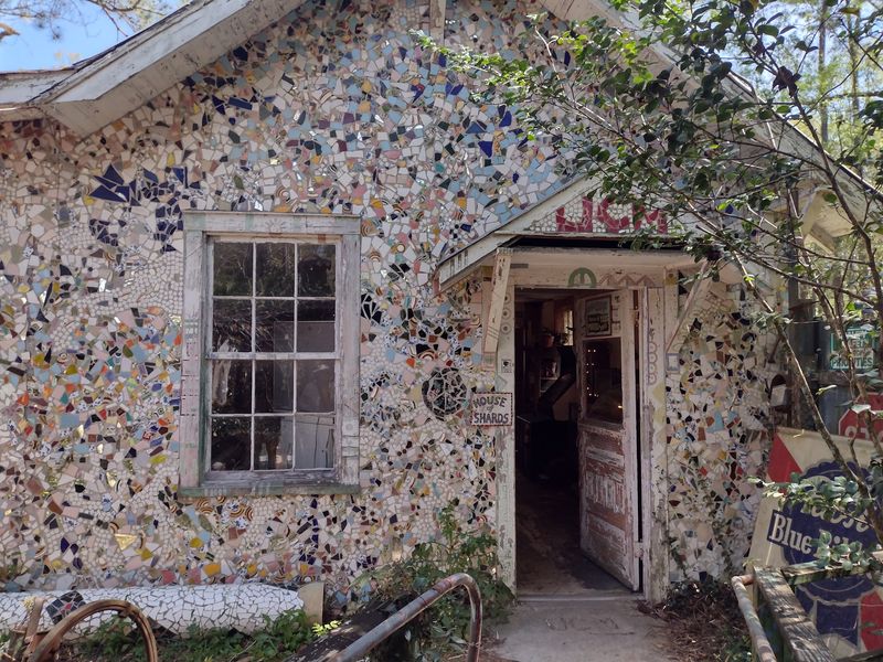 The House of Shards and Its 15,000 Broken Pieces