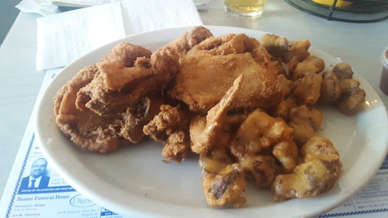The Legendary Broasted Chicken That People Drive Miles For The Legendary Broasted Chicken That People Drive Miles For