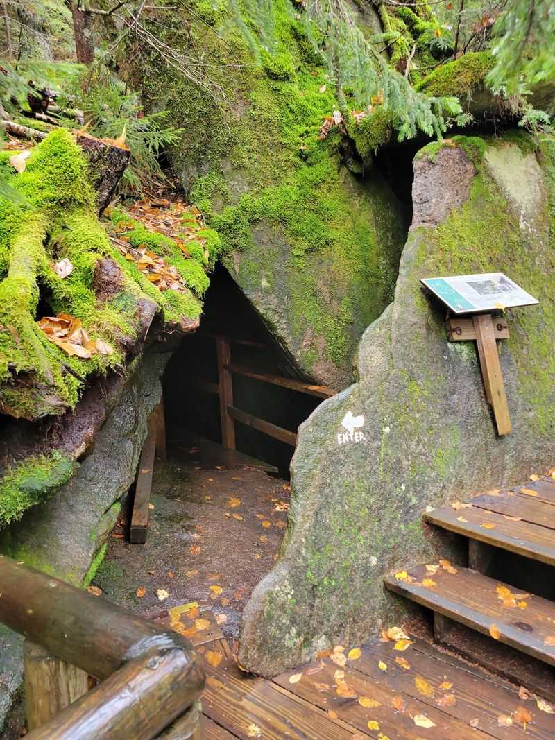 The Lemon Squeezer and Other Caves With Personality The Lemon Squeezer and Other Caves With Personality