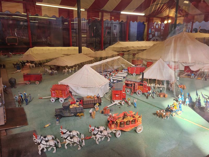 The Miniature Circus That Swallows An Hour Of Your Day
