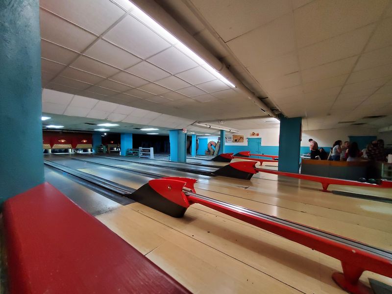 The Neon-Drenched Retro Atmosphere That Hits You Immediately