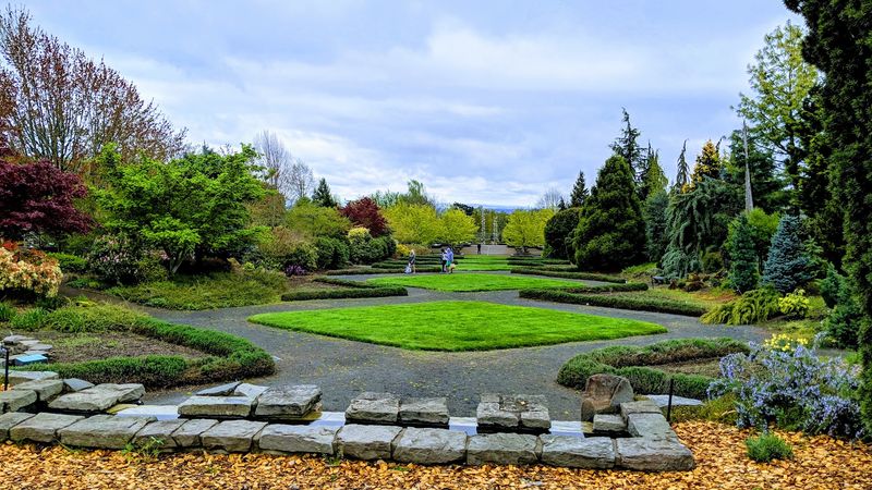The Oregon Garden gives the town its green heart The Oregon Garden gives the town its green heart