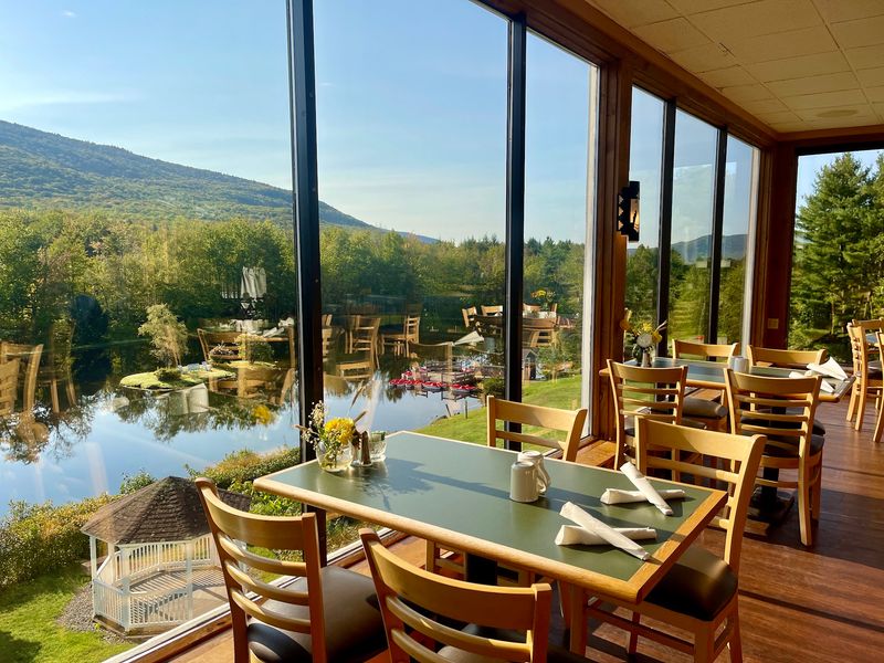 The Profile Dining Room at Indian Head Resort in Lincoln The Profile Dining Room at Indian Head Resort in Lincoln