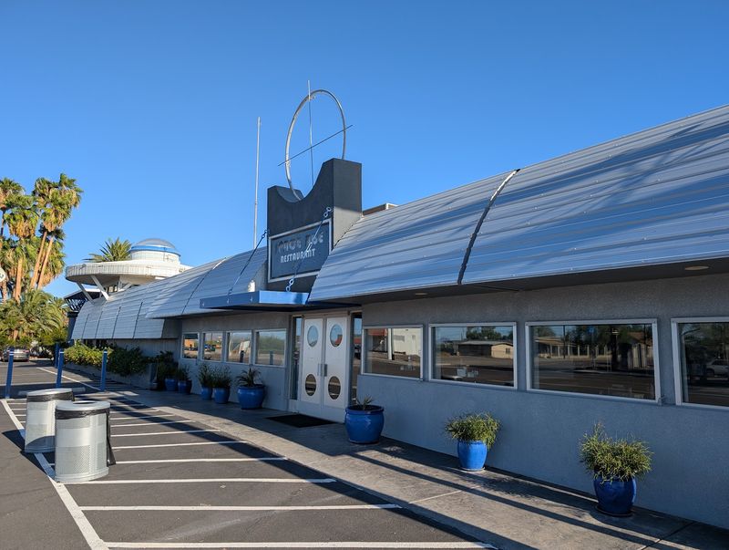 The Rooftop Saucer That Makes You Hit the Brakes