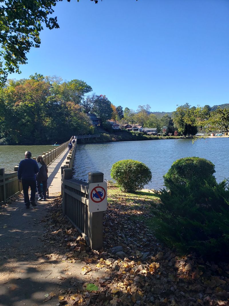 The Visitor Center, Picnic Tables, and Planning Your Stop