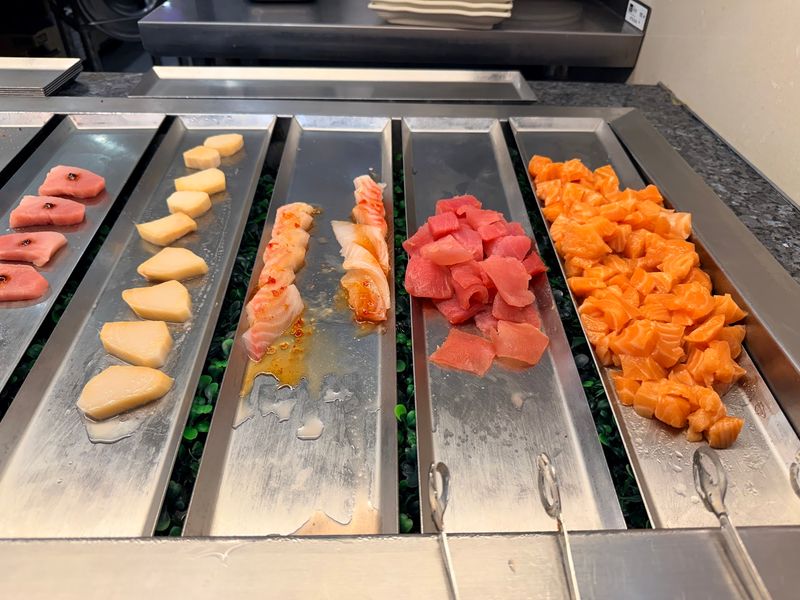 Timing Your Visit for the Freshest Trays