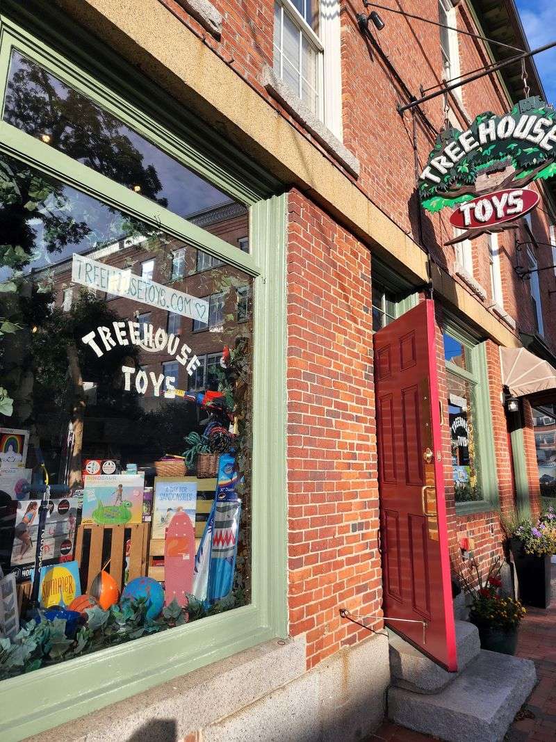 Treehouse Toys, Portsmouth Treehouse Toys, Portsmouth