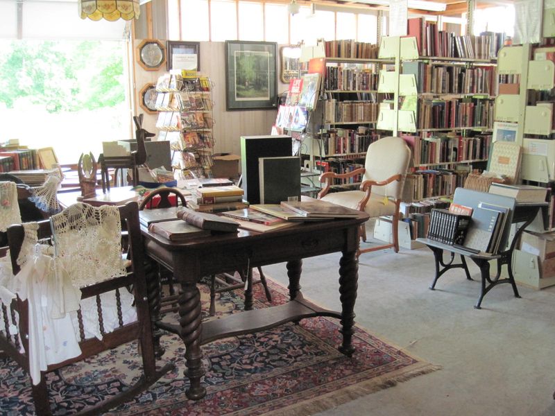 Twenty-Five Hundred Square Feet Of Antique Rooms