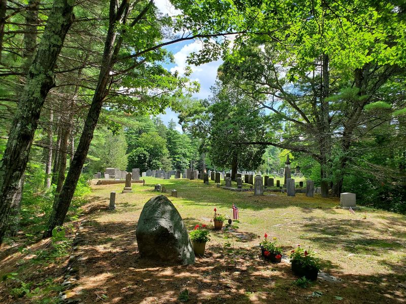 Vale Cemetery, Wilton