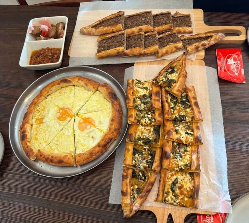 Vegetarian Pides With Actual Personality Vegetarian Pides With Actual Personality