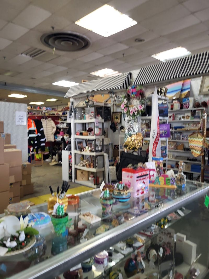 Vendors And Staff Who Actually Talk To People
