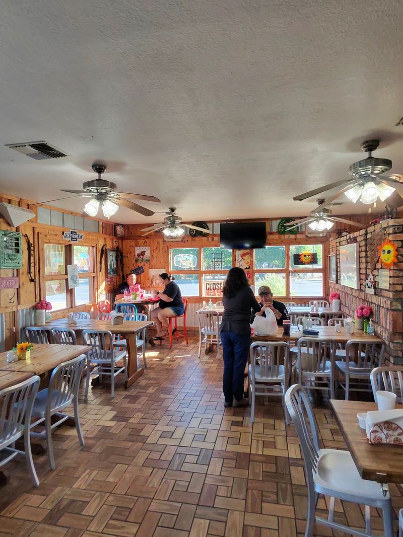 Vera's Backyard Bar-B-Que, 2404 Southmost Rd, Brownsville, TX 78521