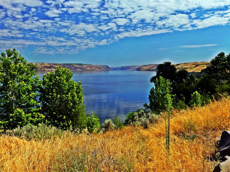 Views of Wallula Gap, a Natural Landmark Upstream Views of Wallula Gap, a Natural Landmark Upstream
