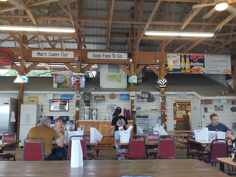 Warm Wood, Soft Light, and an Open-Air Escape