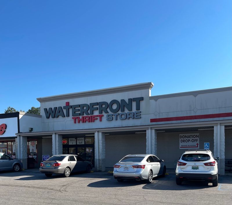 Waterfront Rescue Mission Thrift Store On Cottage Hill Road