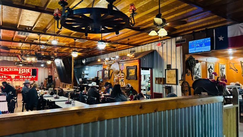 Western Decor And A Room Full Of Country Character Western Decor And A Room Full Of Country Character