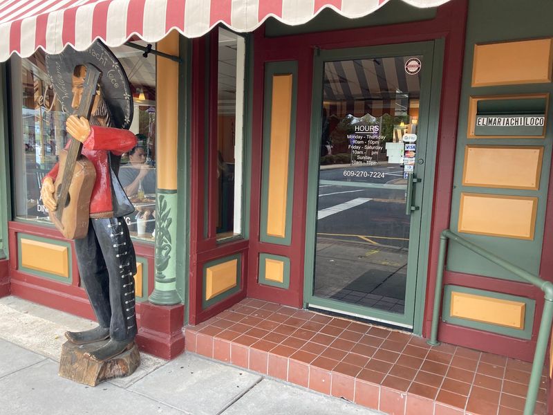 Why El Nuevo Mariachi Loco Keeps Drawing People Back Why El Nuevo Mariachi Loco Keeps Drawing People Back