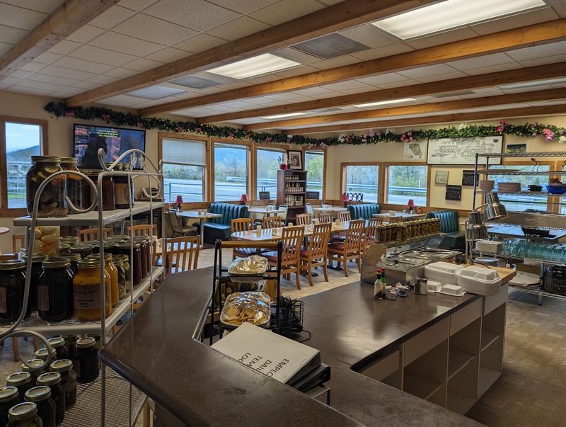 Why This Oregon Roadside Stop Belongs on Your Route Why This Oregon Roadside Stop Belongs on Your Route