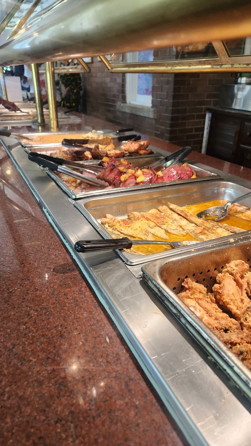 Why the Lunch Rush Is a Real Thing Here