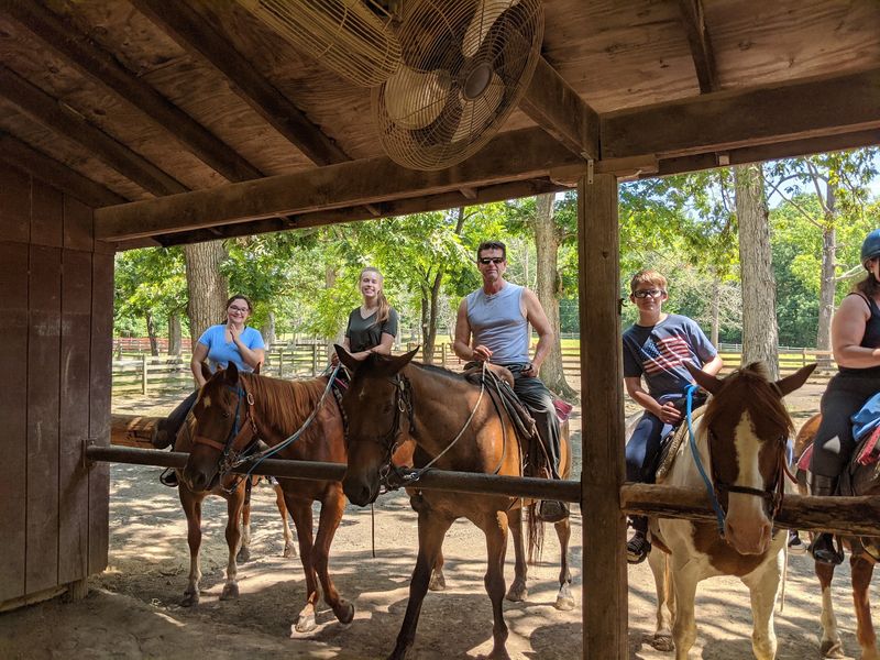 Wranglers Who Actually Know Their Horses By Name Wranglers Who Actually Know Their Horses By Name