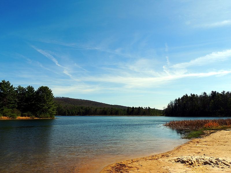 Your Final Summer Escape Awaits at Lake Sherwood Your Final Summer Escape Awaits at Lake Sherwood