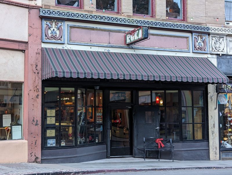 A 1907 Storefront That Sets the Mood Before You Sit Down A 1907 Storefront That Sets the Mood Before You Sit Down