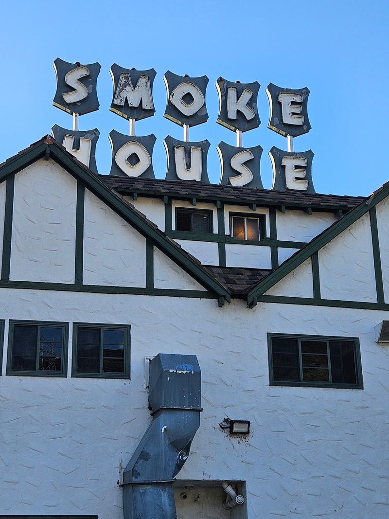 A 1946 Chophouse That Grew Into a Burbank Landmark