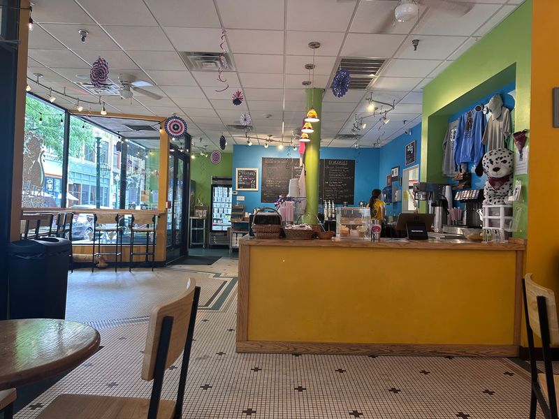 A Bright, Cheery Space That Turns Heads