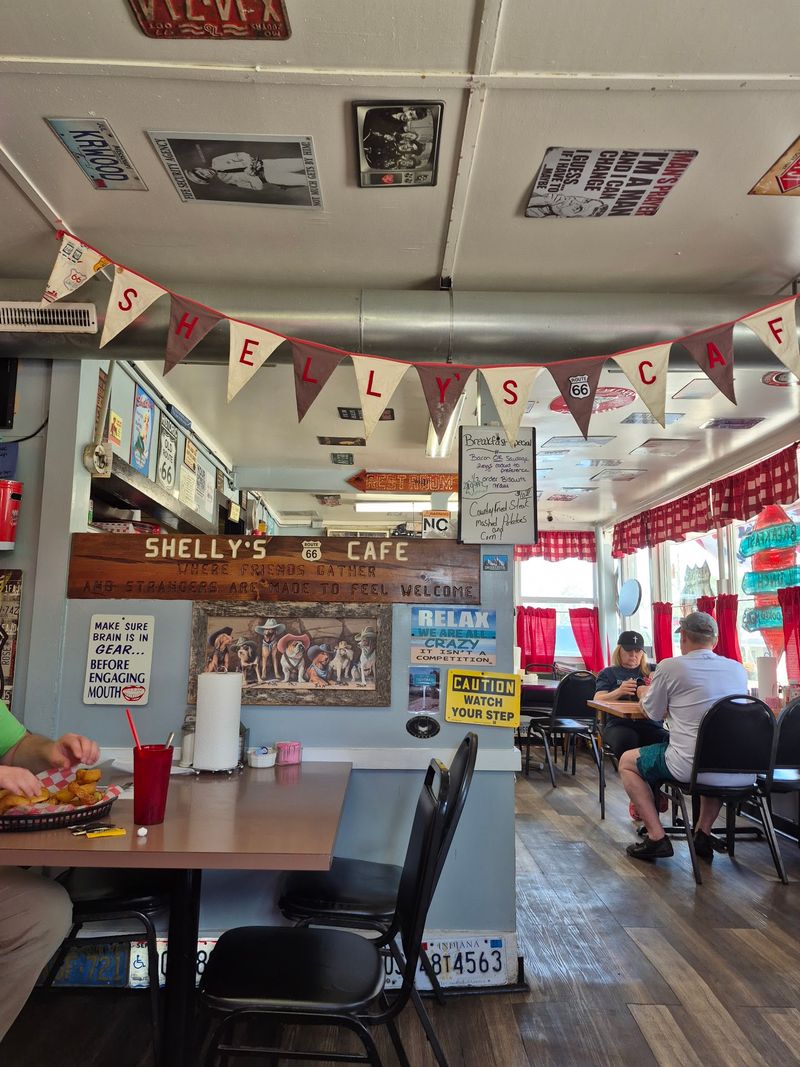 A Cafe That Still Feels Like The Old Highway A Cafe That Still Feels Like The Old Highway