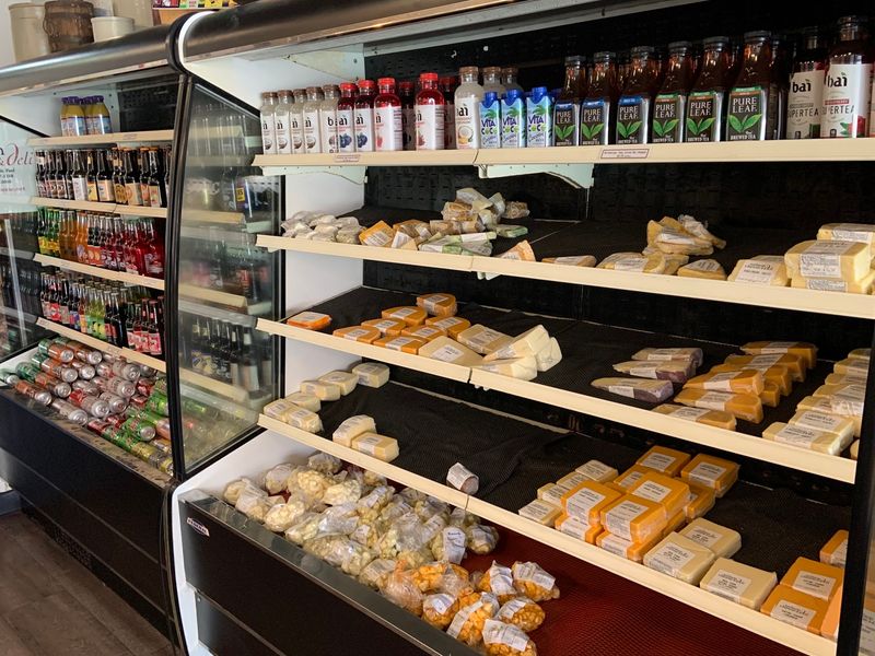 A Cheese Case Built on Midwestern Favorites A Cheese Case Built on Midwestern Favorites