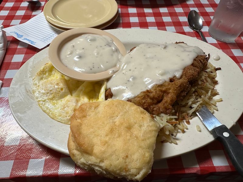 A Chicken-Fried Steak That Needs Its Own Knife